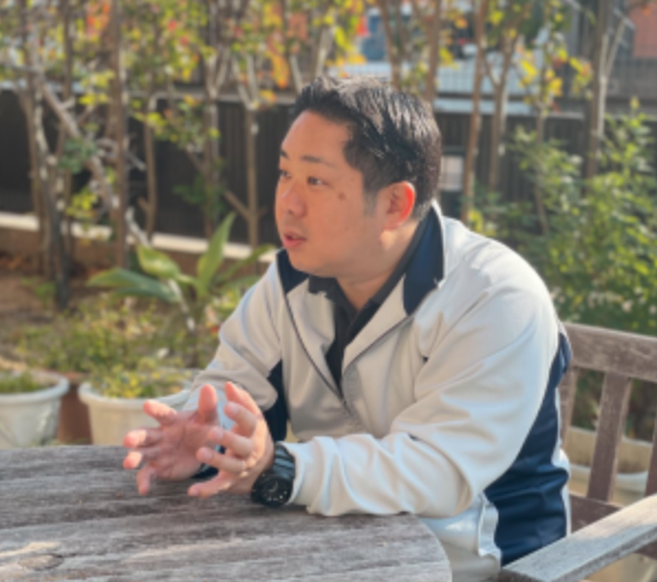 管理者自身が大阪市認知症介護指導員として活動中。徹底したマンツーマン指導で未経験の方でも安心して働けます！